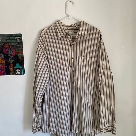 4 Collared Long sleeve button up shirts - Picture 6 of 12